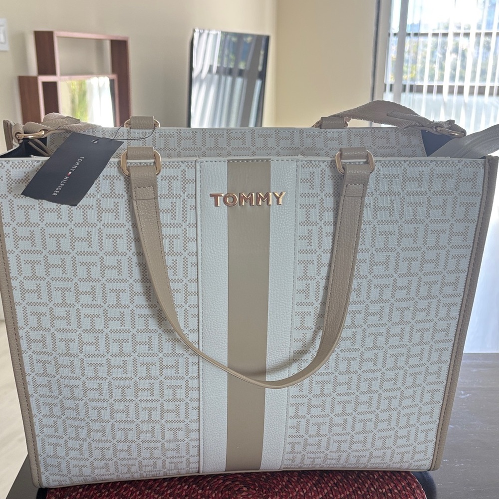 Tommy Hilfiger Cream and Tan Tote